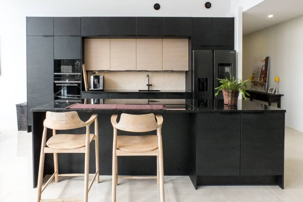 Puustelli modern black kitchen cabinets
