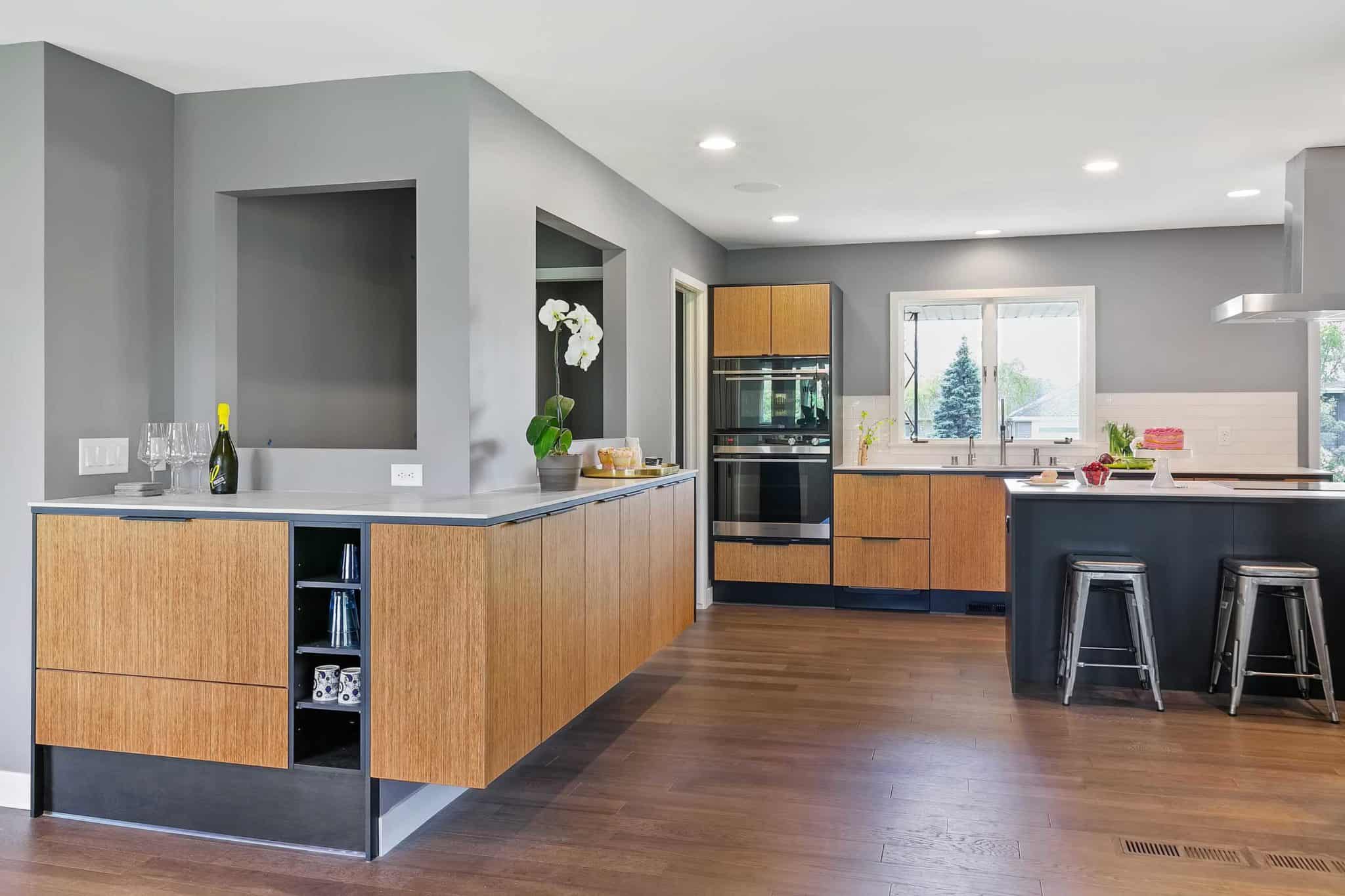 7 Stunning Natural Wood Kitchen (Pictures)